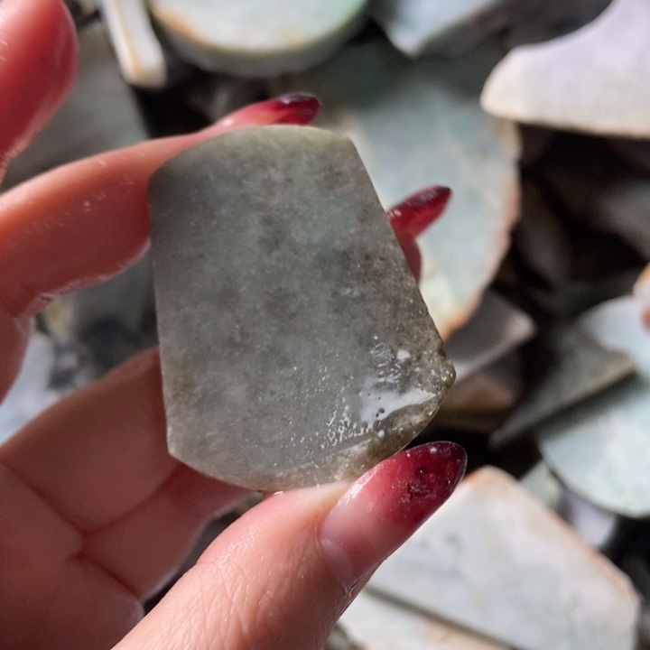 翡翠颈饰未镶嵌天然翡翠