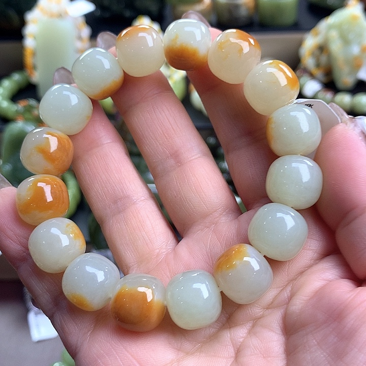 首***国手串未镶嵌透闪石质玉