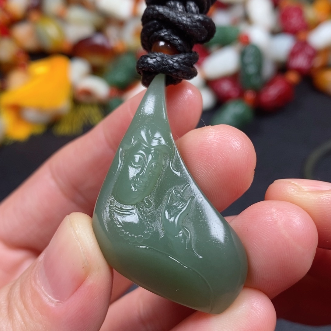 和田玉颈饰未镶嵌