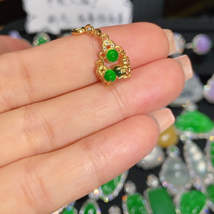 【闪购商品】翡翠颈饰未镶嵌天然翡翠