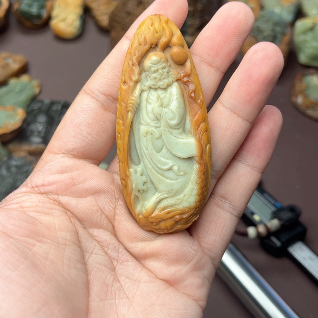 岫岩河磨玉（透闪石质玉）吊坠未镶嵌