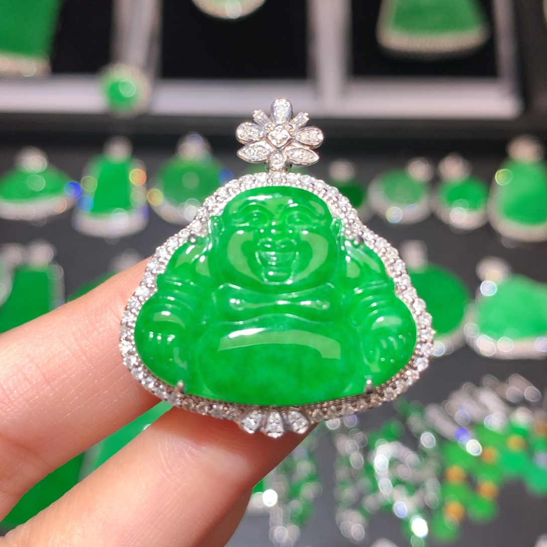 翡翠颈饰18K金镶嵌翡翠