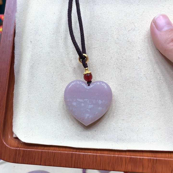 石英质玉颈饰合金彩**梦