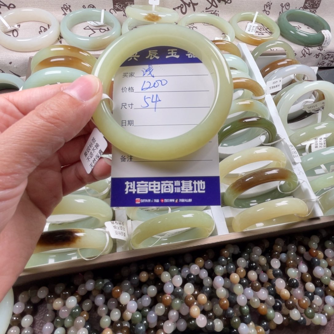 和田玉手镯未镶嵌浅*