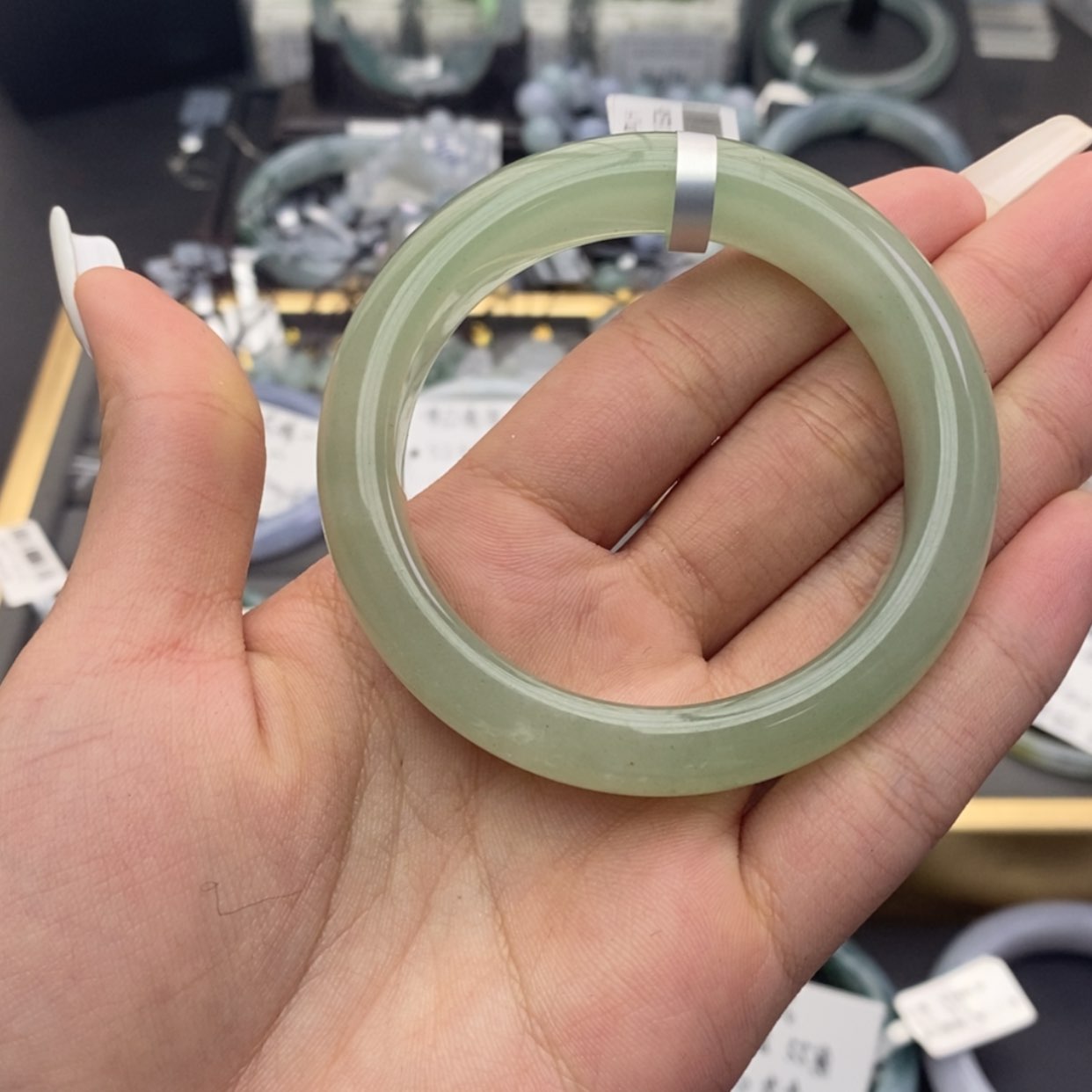 【闪购商品】未镶嵌蛇纹石玉手镯