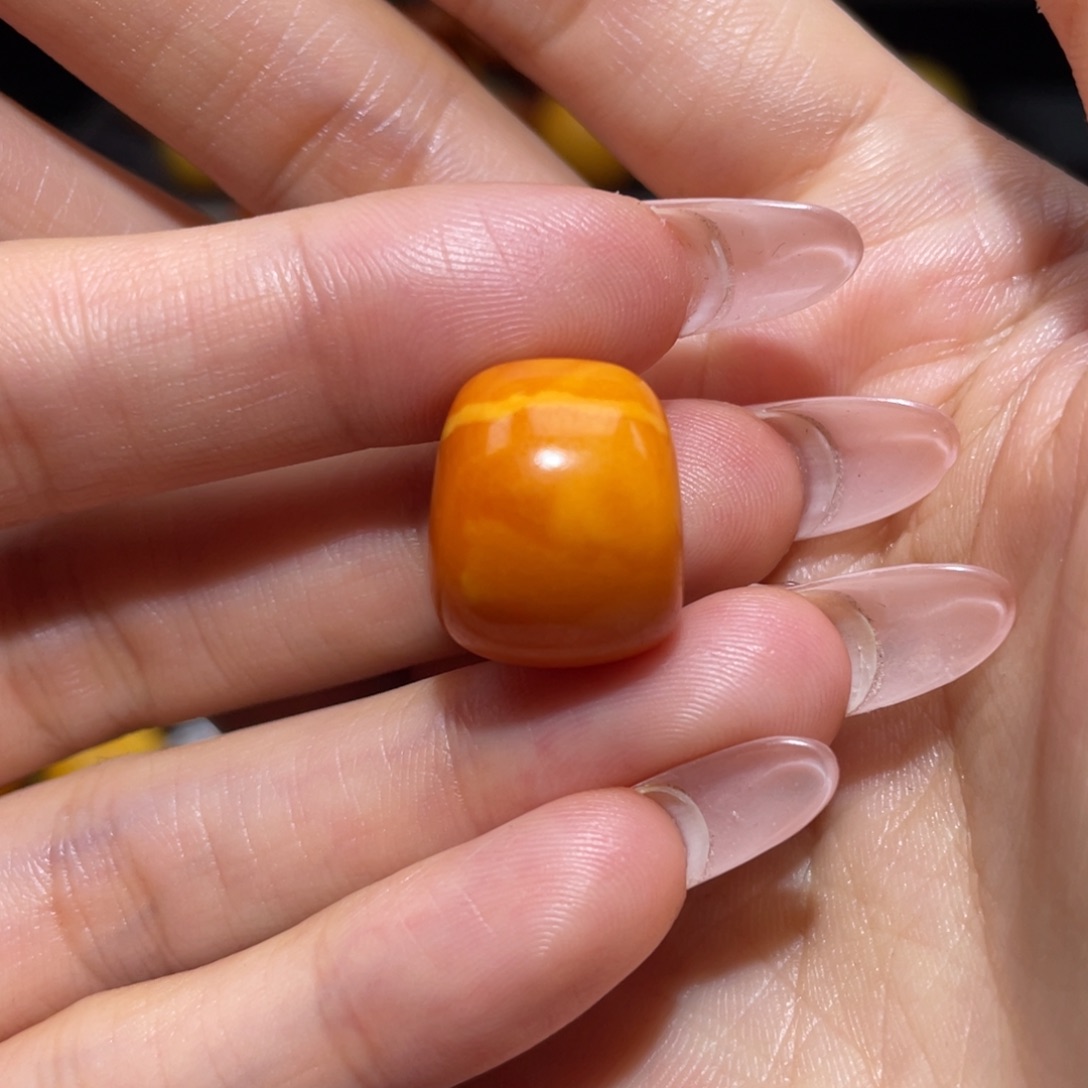 【闪购商品】琥珀裸石未镶嵌马蹄