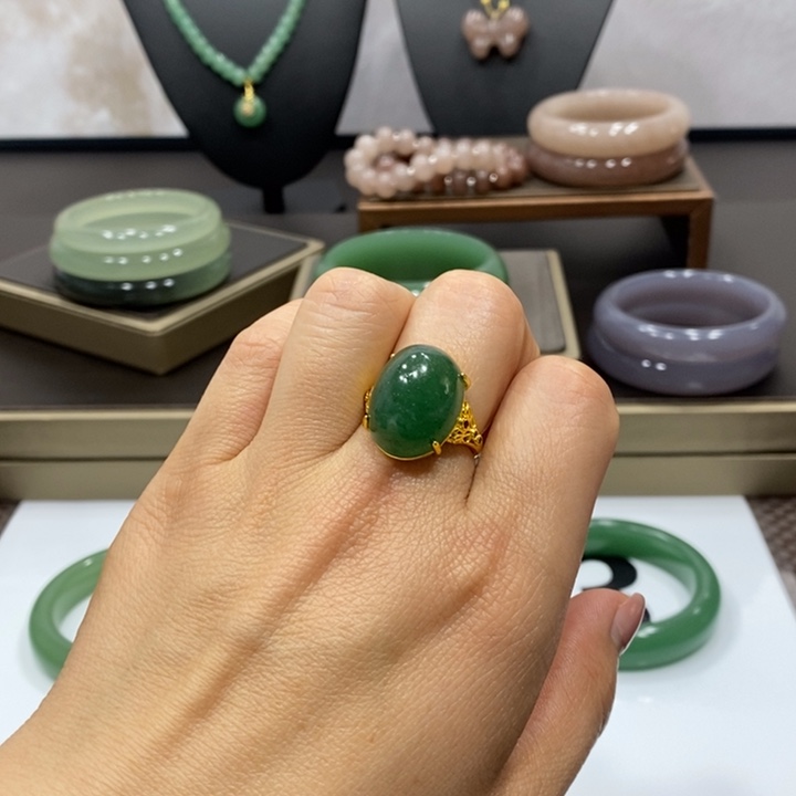 东陵石未镶嵌手链