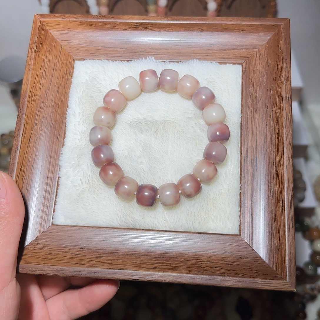 梁***梁菩提根/象牙果手串