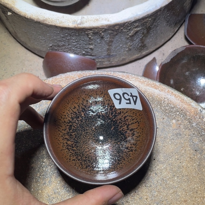 特长唱歌跳舞唱歌很难听一点