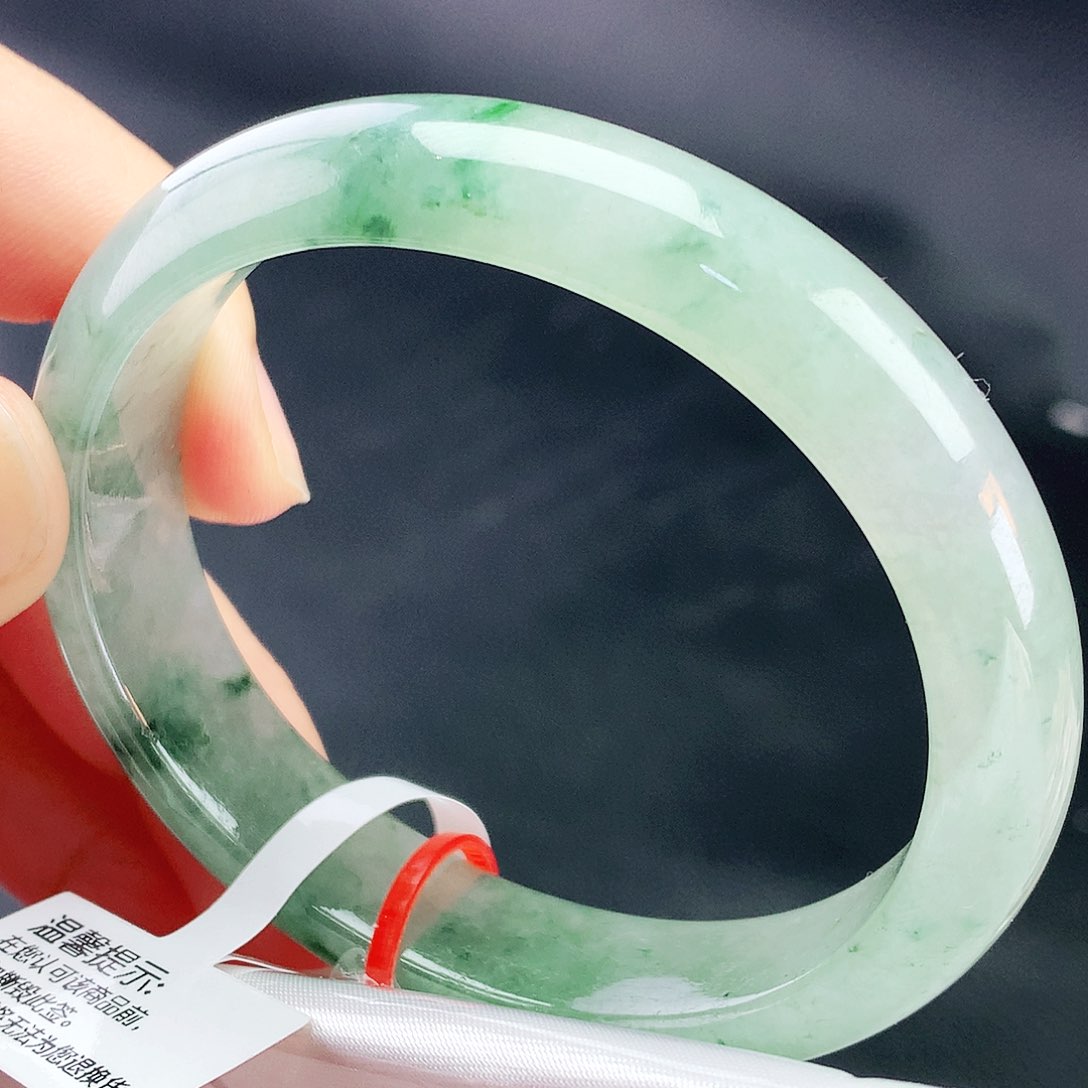 未镶嵌手镯（贵妃镯）翡翠56贵妃