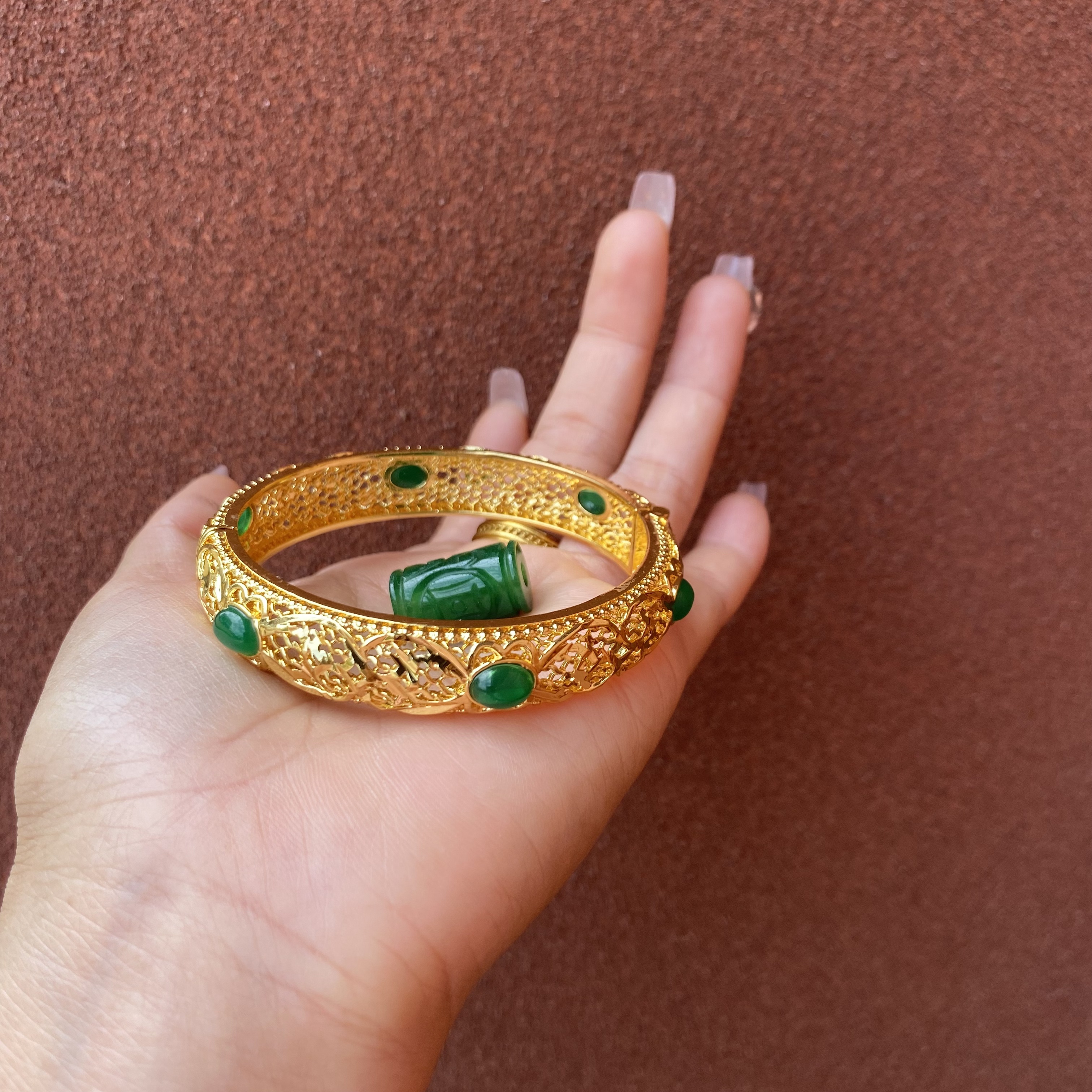 53镂空手镯-玛瑙珠多样发一