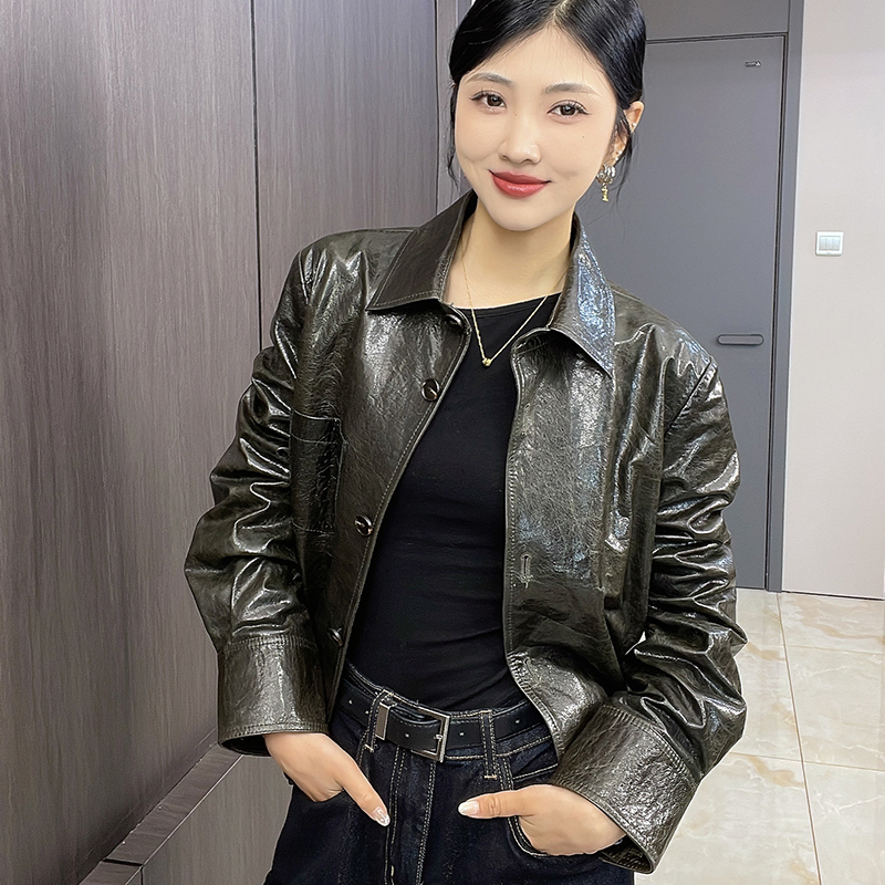 CJJ方领百搭休闲时尚油蜡皮真皮皮衣女短款做旧绵羊皮C108-2535