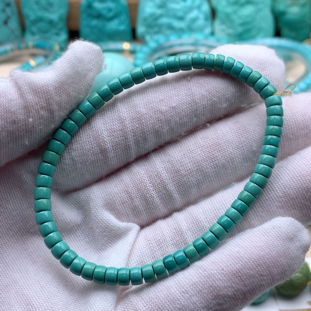 绿松石颈饰未镶嵌