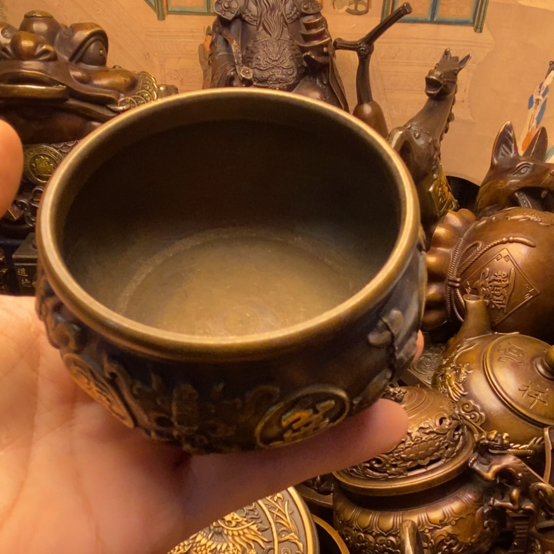 铜器摆件做工精良