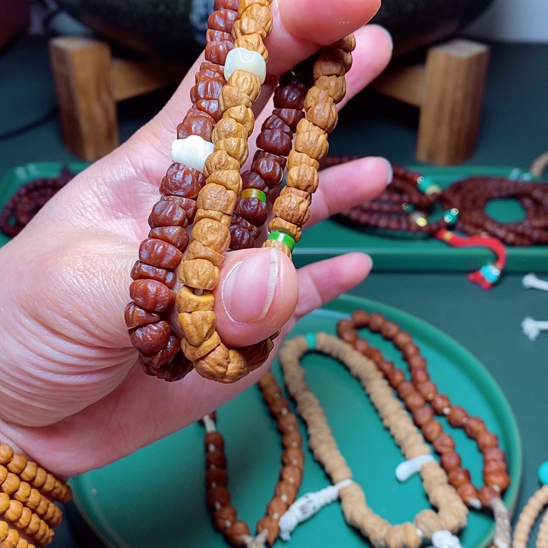 柏香籽/百香籽吊坠165.8左右