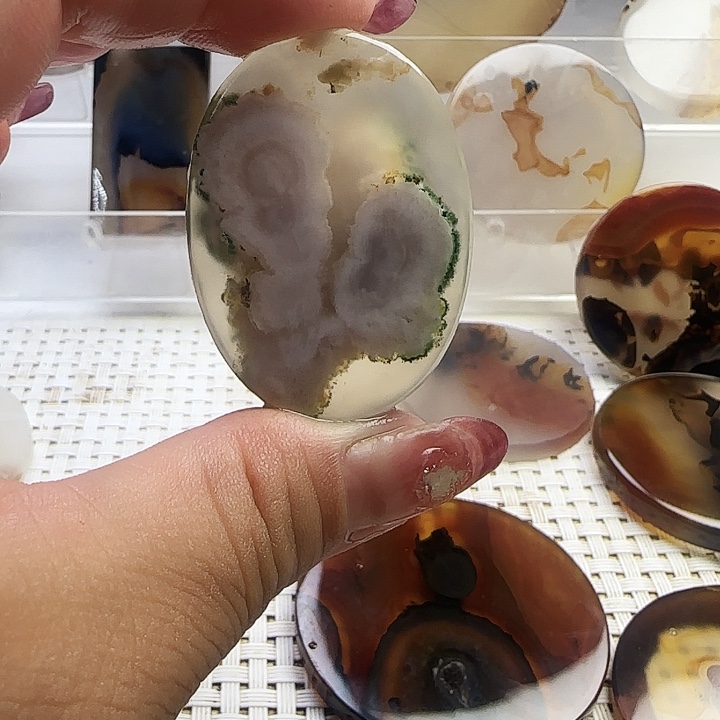玛瑙/玉髓未镶嵌珠宝奇石