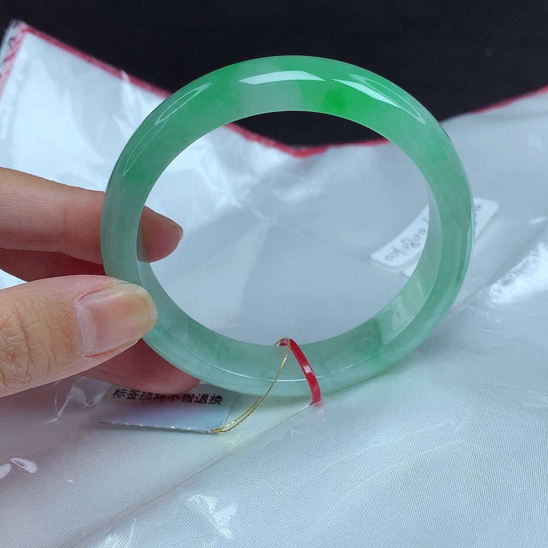 翡翠手镯未镶嵌57圈678