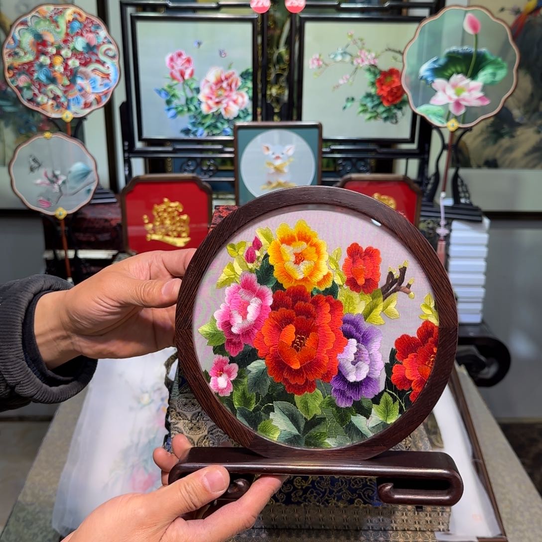 刺绣刺绣工艺精湛