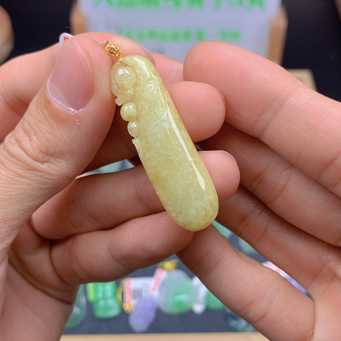 翡翠颈饰18K金镶嵌翡翠