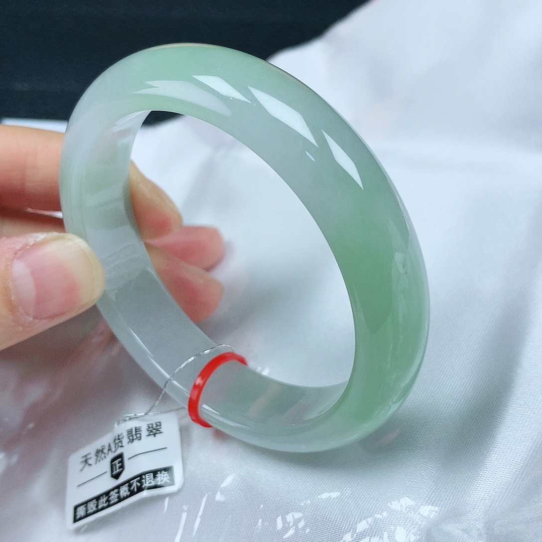 翡翠手镯未镶嵌53+轮胎