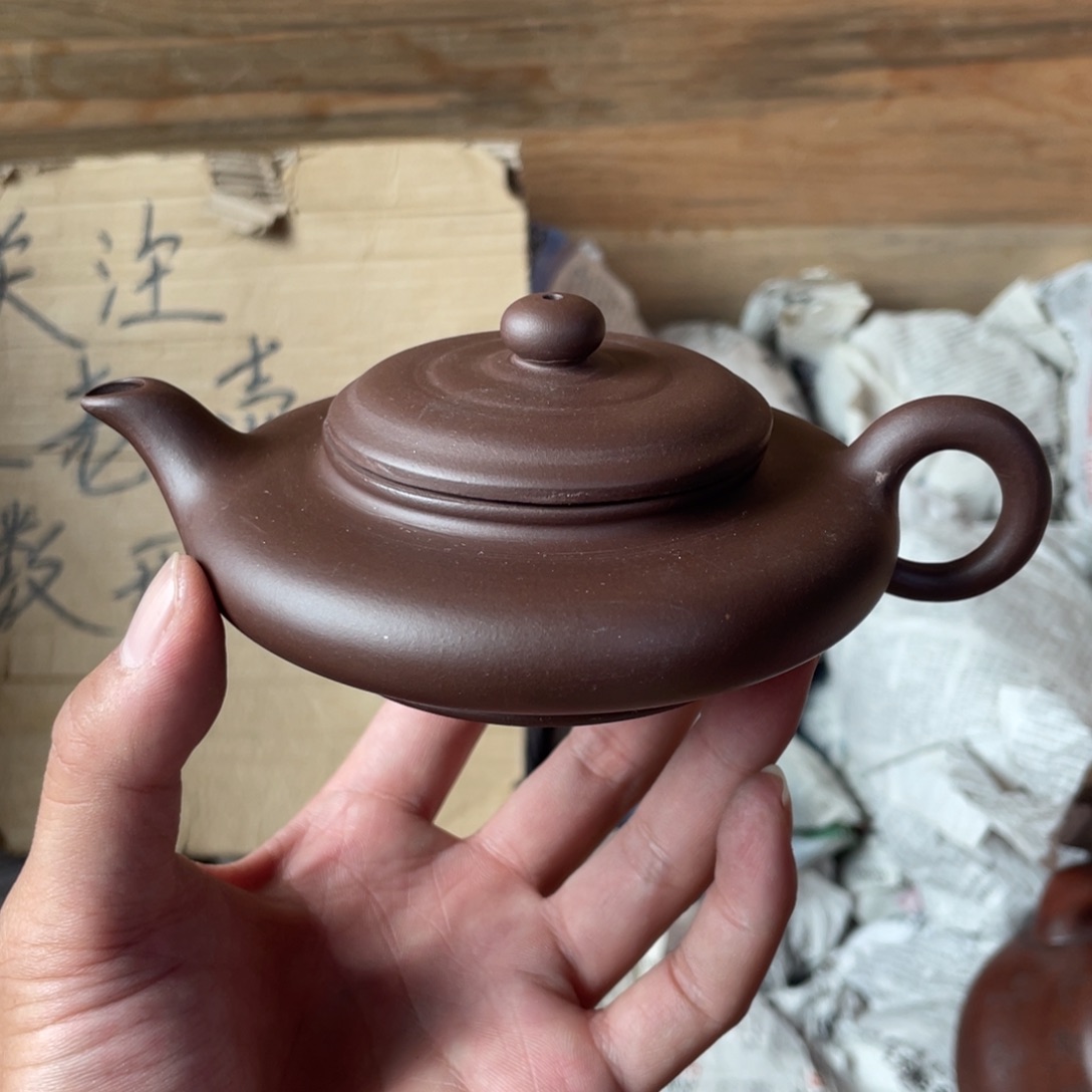 茶壶紫砂老厂紫砂壶一件。