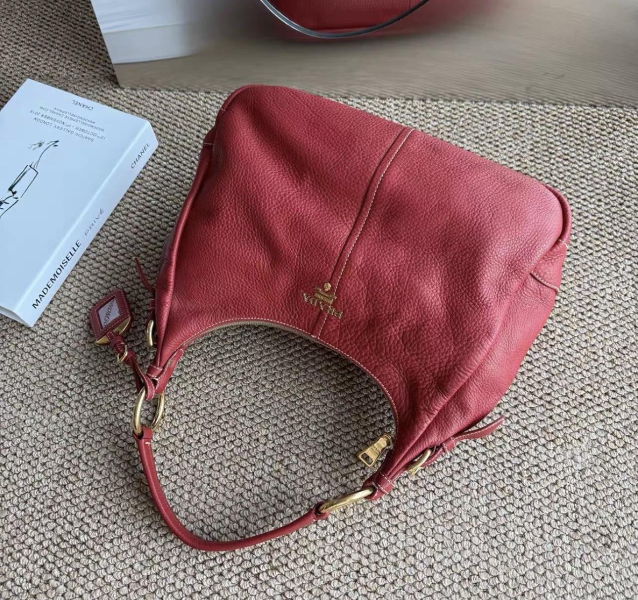 95新 Prada/普拉达 大吉中古/Prada普拉达红色hobo单肩包