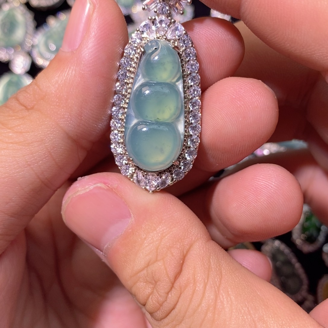 翡翠未镶嵌颈饰天然