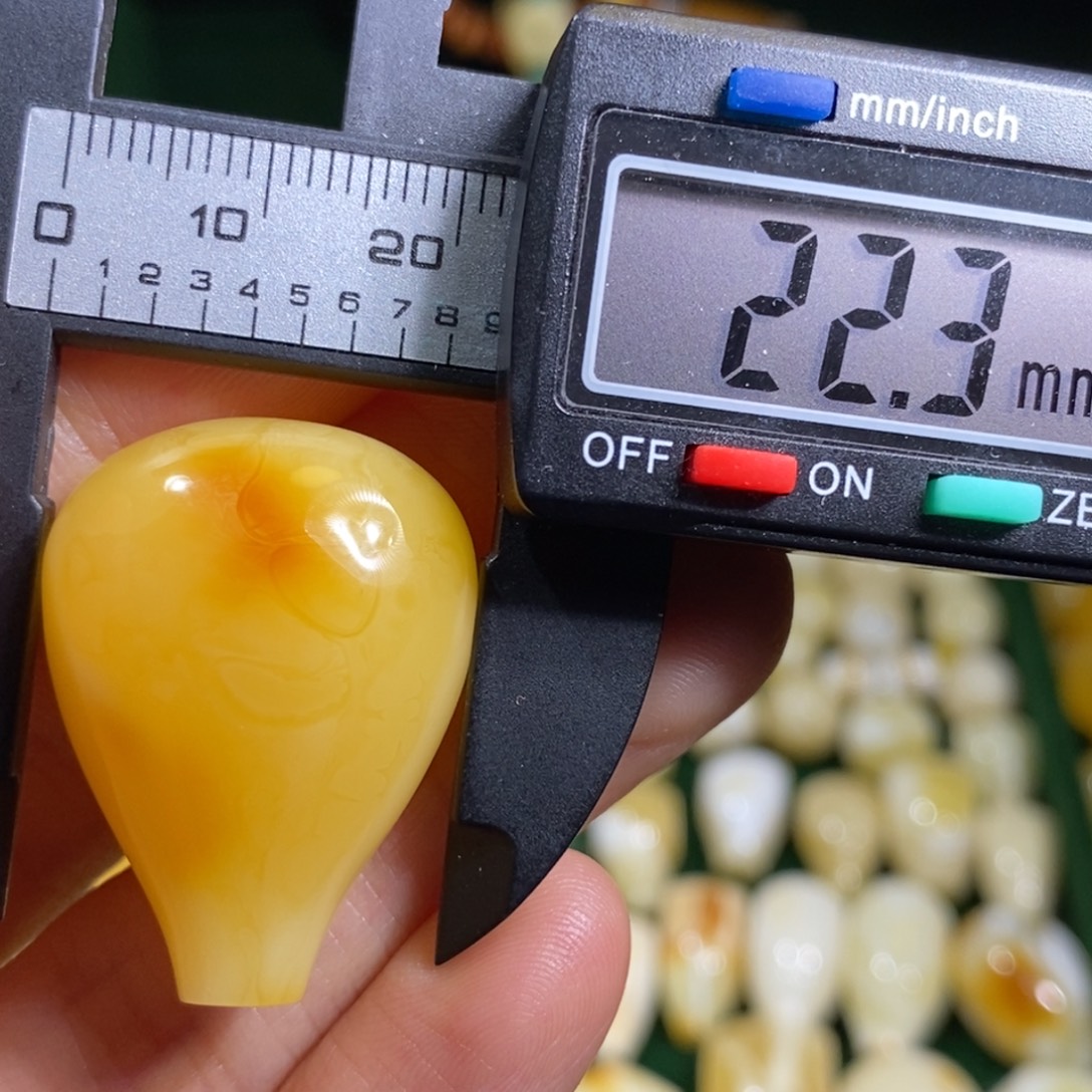 蜜蜡未镶嵌裸石配饰