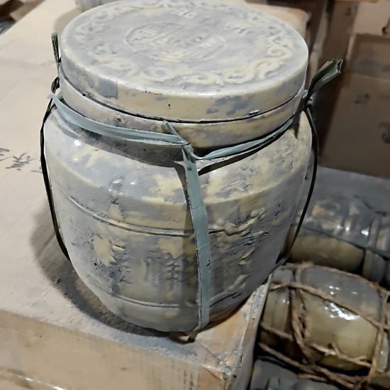 绿泥盘子碗茶壶啥都有