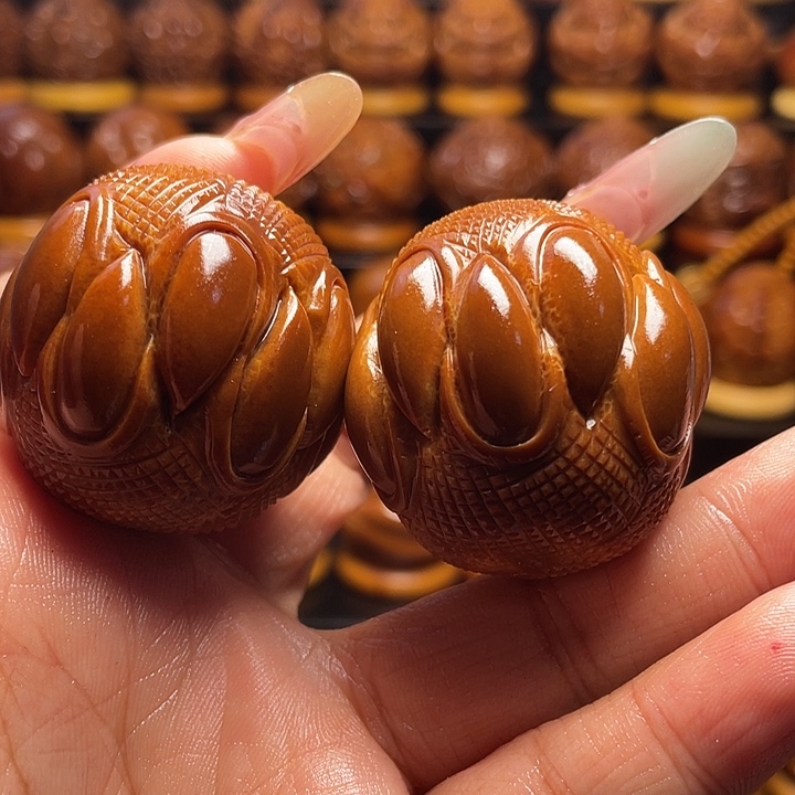 瑞***子橄榄核把件橄榄雕刻