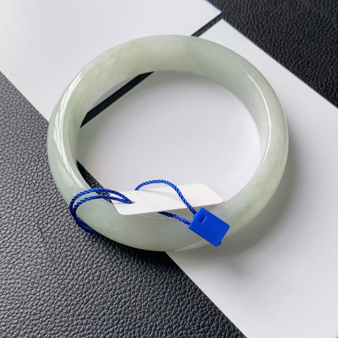 翡翠手镯未镶嵌S****e11111111111111