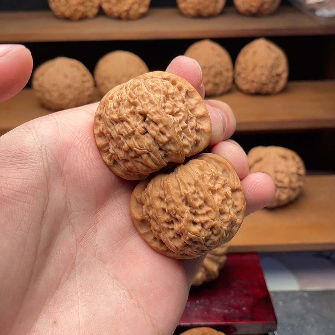 文玩核桃把件39红皮球白炸漏价38克