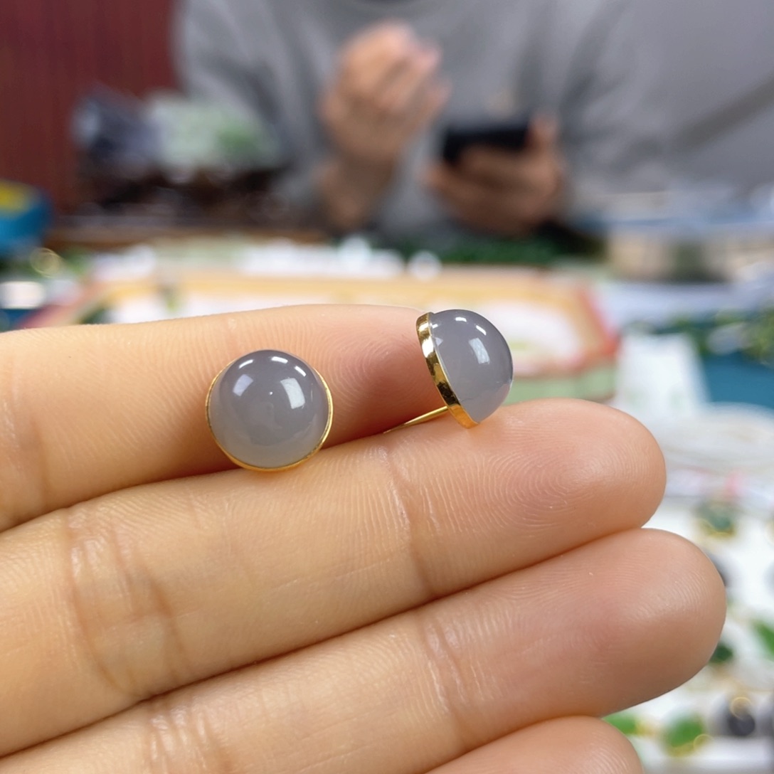 和田玉耳饰18K金镶嵌卡10