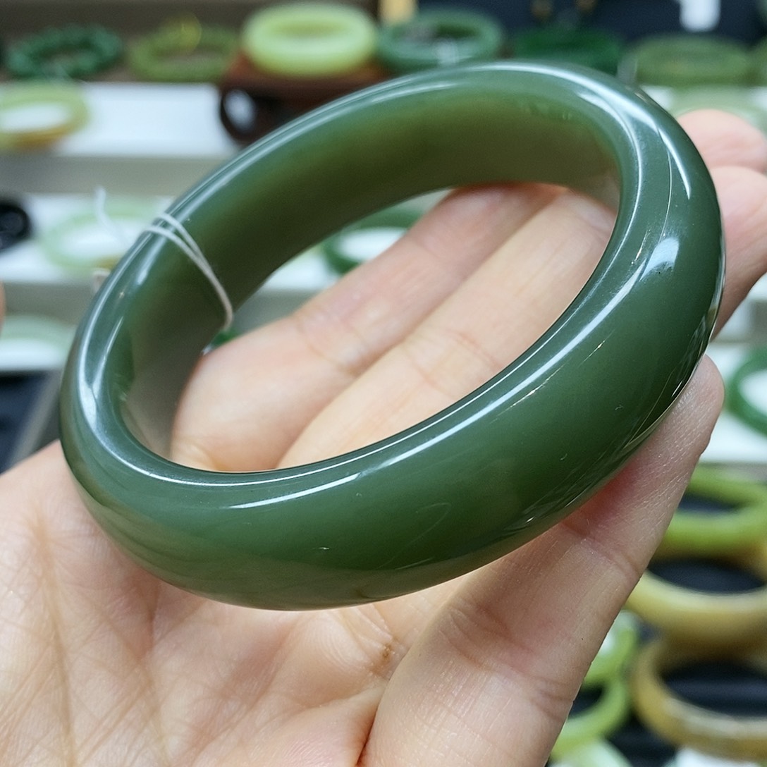 【闪购商品】未镶嵌手镯和田玉