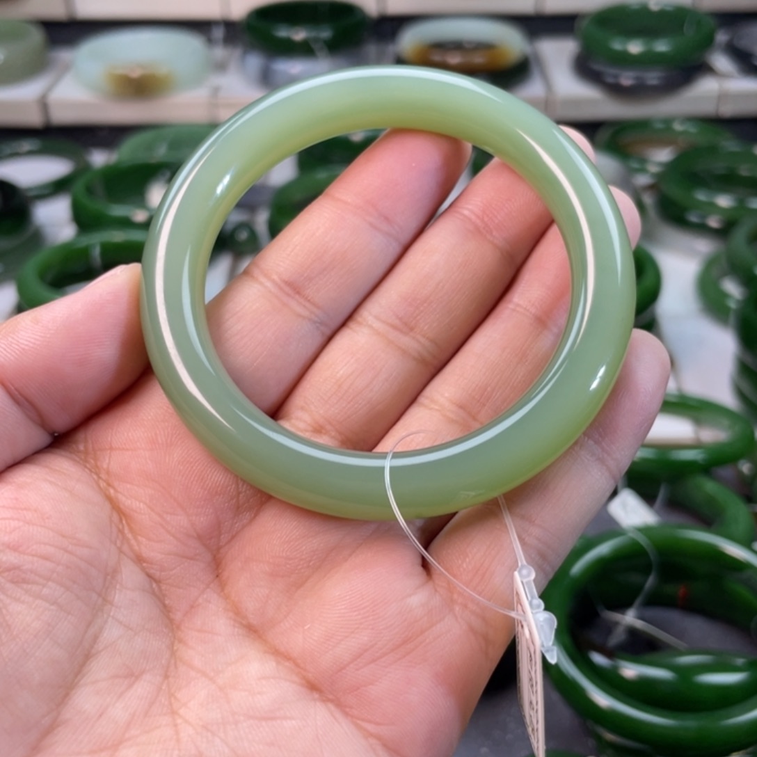 和田玉（碧玉）手镯未镶嵌