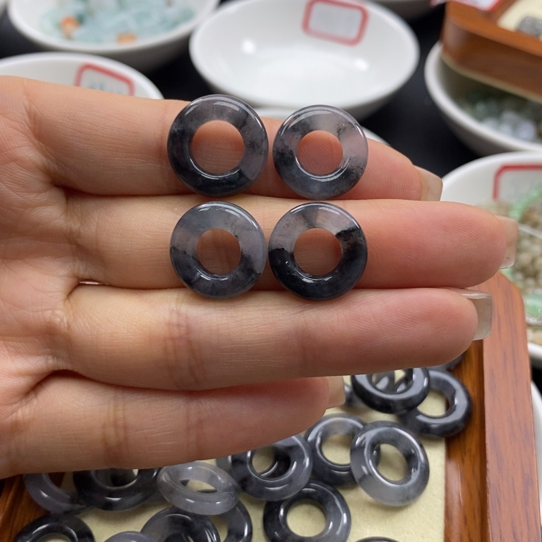 翡翠颈饰未镶嵌乌鸡甜甜圈78一个可挑