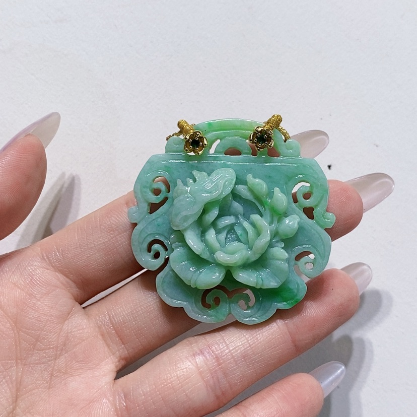 【闪购商品】翡翠未镶嵌颈饰