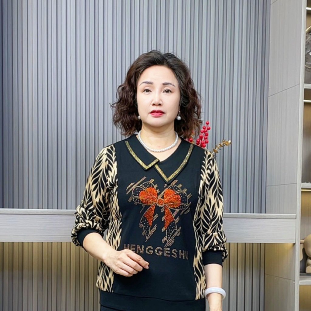 拼接极简风宽松圆领减龄中老年女装轻职风常规百搭妈妈装小衫