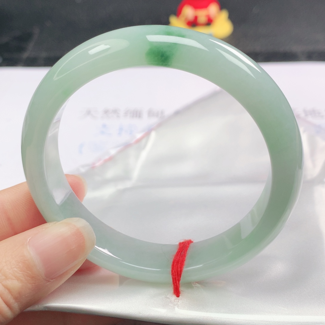 翡翠未镶嵌手镯正