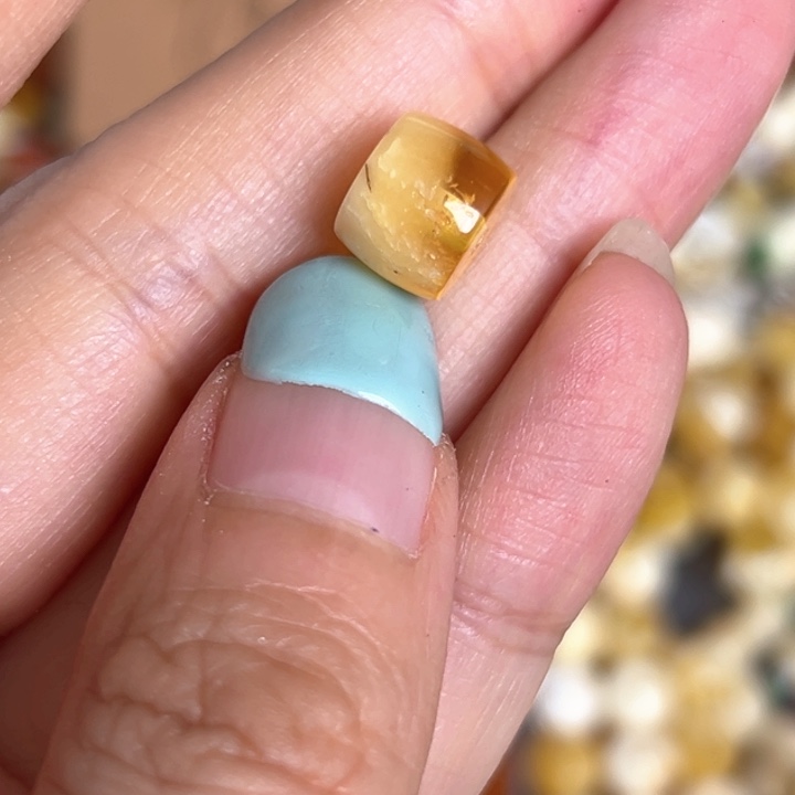 未镶嵌蜜蜡裸石9mm一个