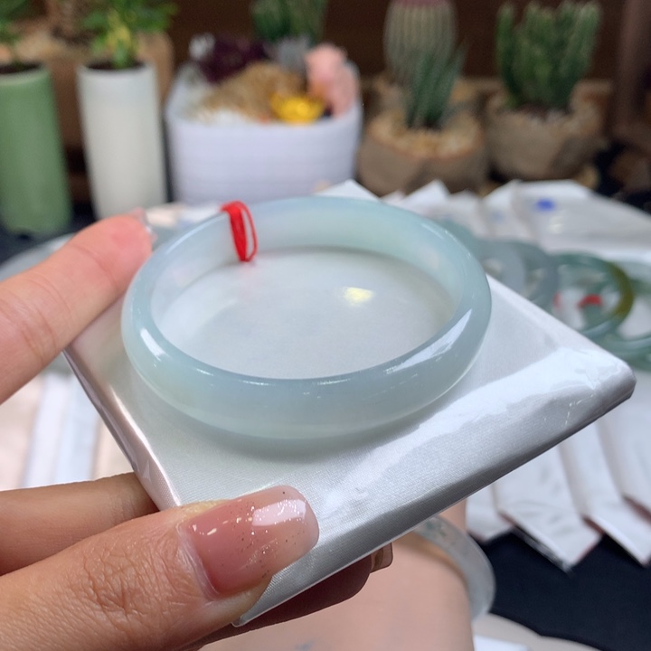 翡翠未镶嵌手镯56圈口