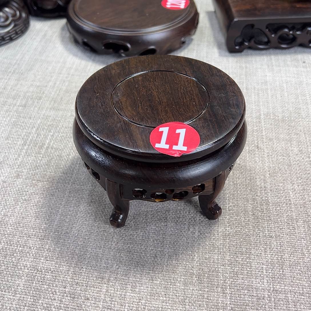 红木底座精雕工艺品