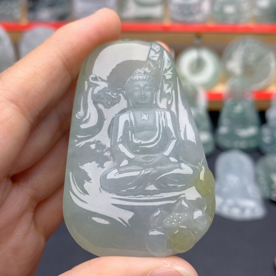 翡翠未镶嵌颈饰大日