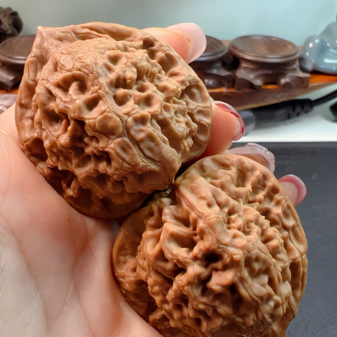 文玩核桃把件红钻手把件