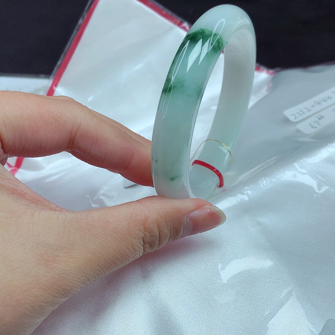 翡翠手镯未镶嵌57圈438