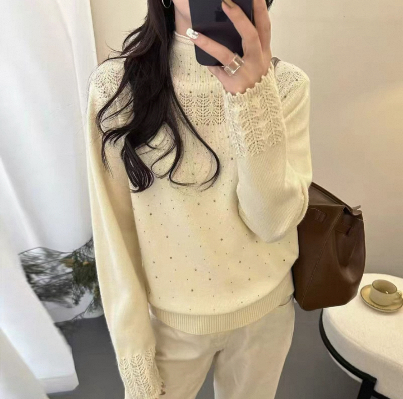 小朵家   ins穿搭#新品Ls高品质亮钻温柔钩花袖毛衣