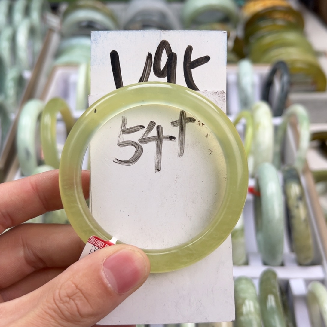 岫玉手镯未镶嵌天然岫玉