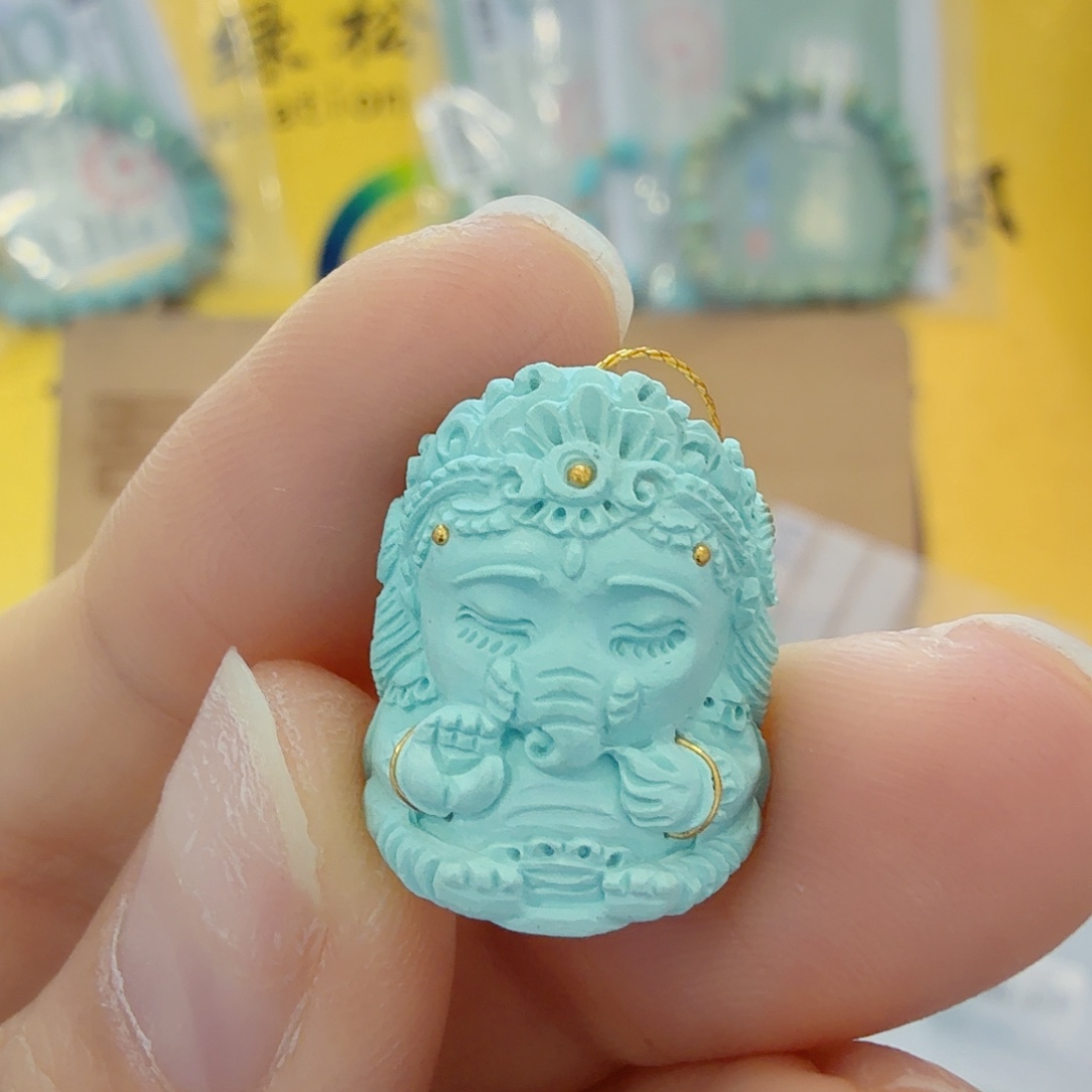 赫***乐绿松石未镶嵌珠宝奇石