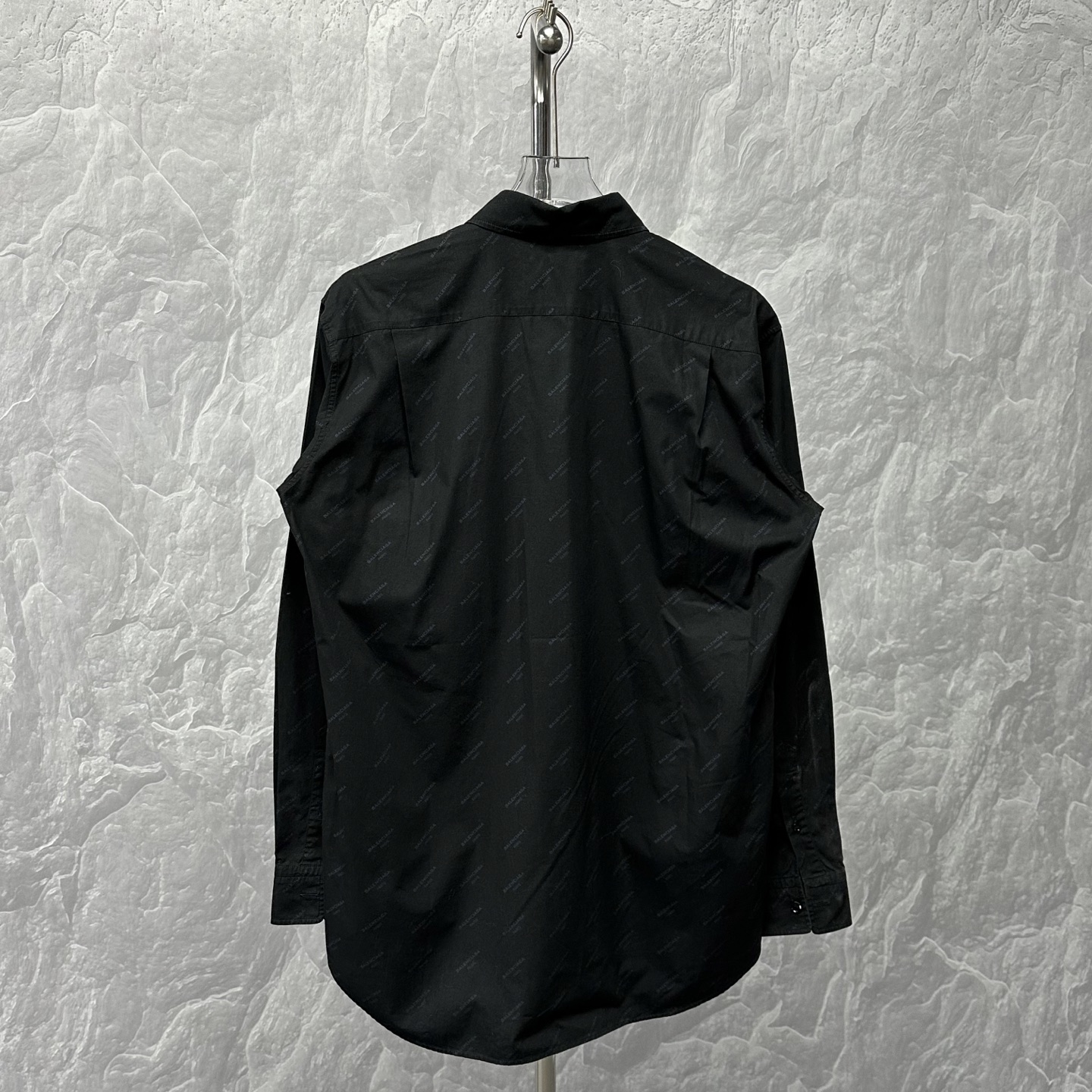 99新 Balenciaga/巴黎世家 弹幕字母满印衬衫 短袖 37码 D19279