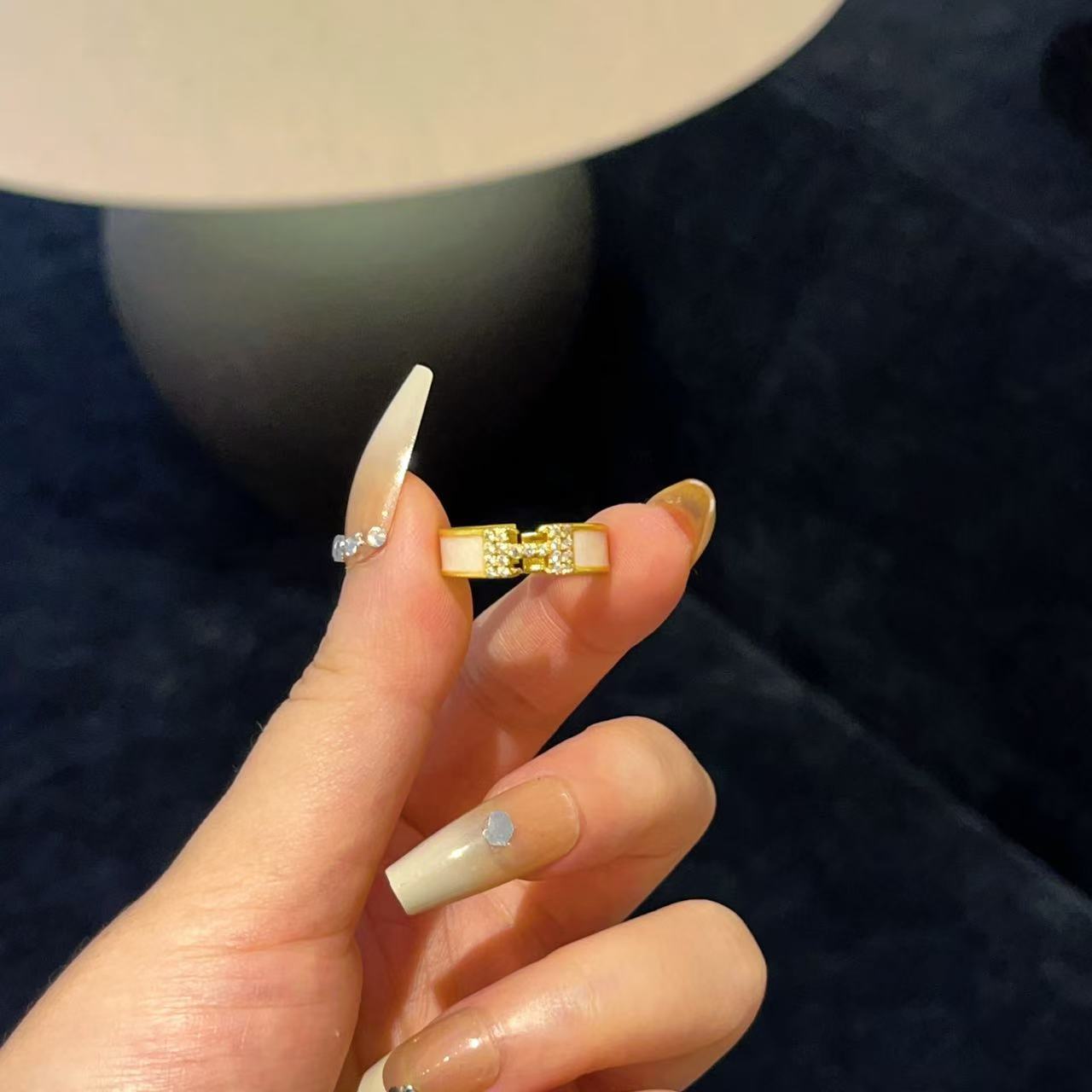 铜合金塑料戒指 铜合金 922 时尚粉色微镶H戒指